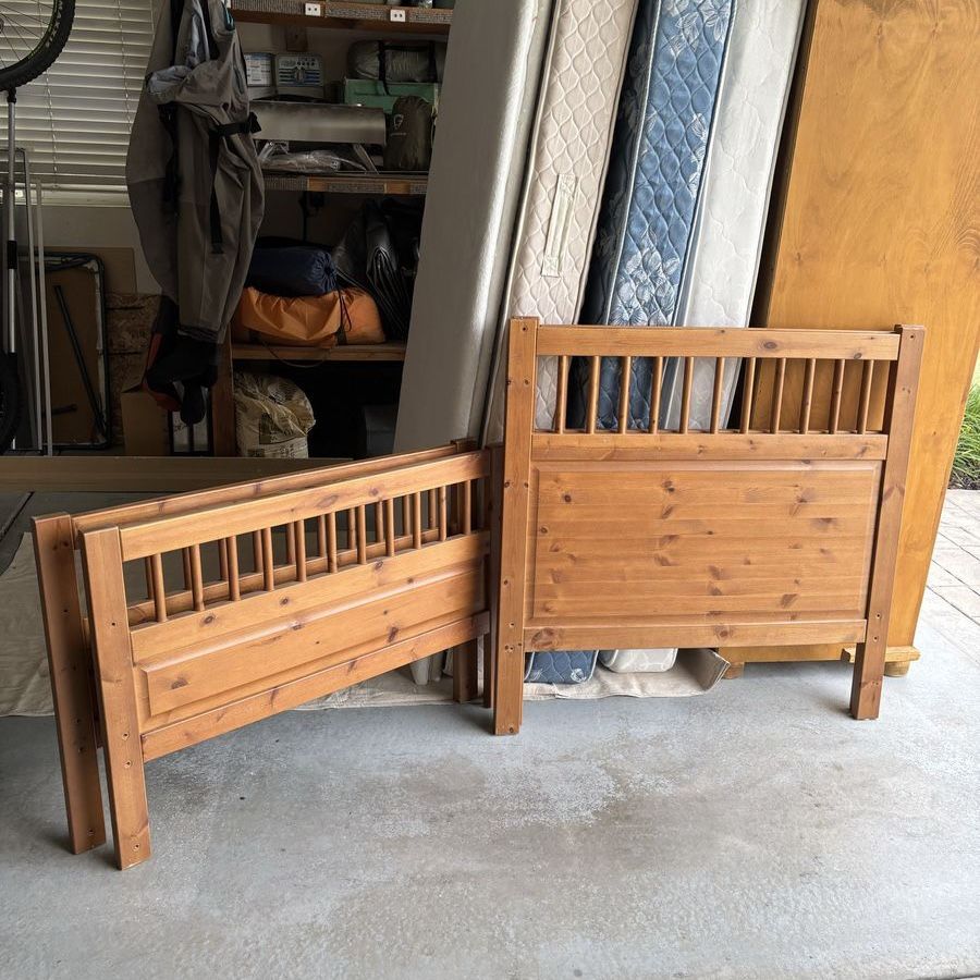Bunk beds twin mattresses and bunk boards