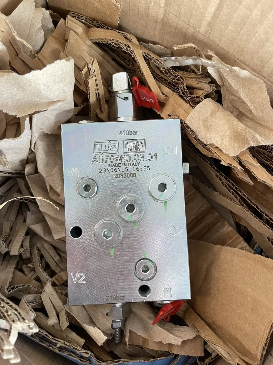 HMF HYDRAULIC CYLINDER LOCKING UNIT HBS 2033000 NEW IN BOX A070460.03.01