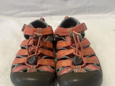 Keen Toddler Size 12 Peach Wtrprf Hiking Sandals