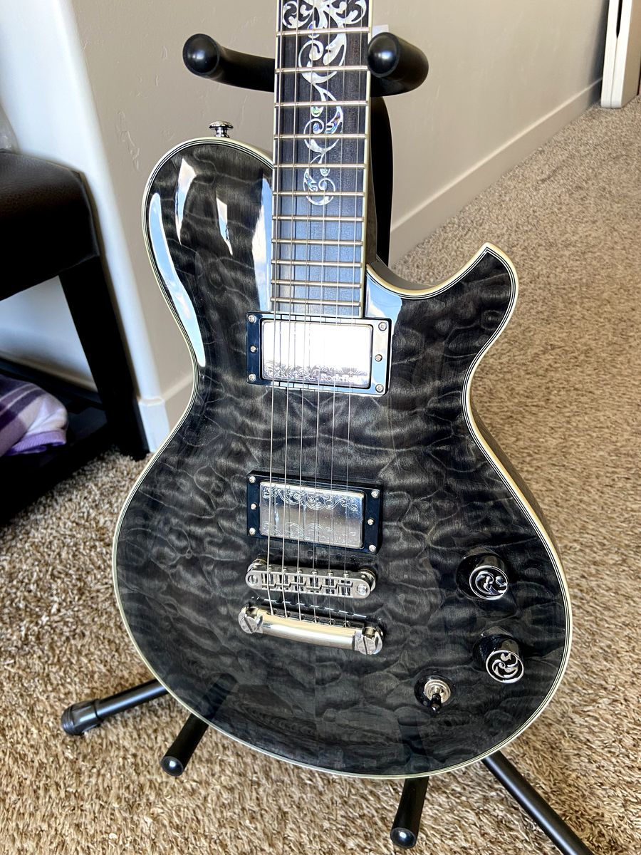 RARE Michael Kelly Patriot Glory Electric Guitar No Scratches No Dents includes hard case