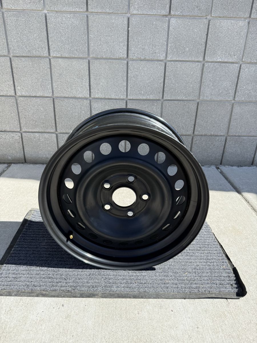 Mopar 17” Steel Wheel for 2020-2025 Jeep Gladiator - Part # 04755290AA