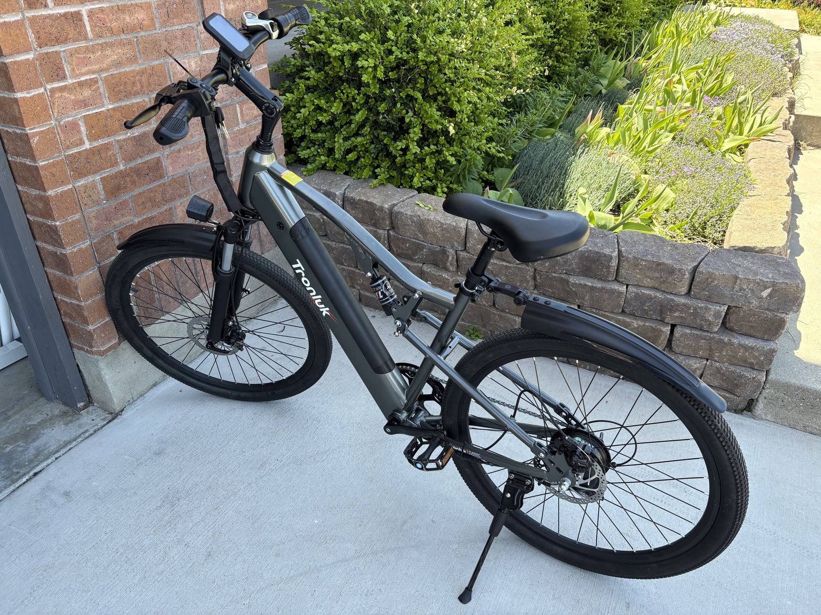 25mph electric bike with full suspension. Brand new