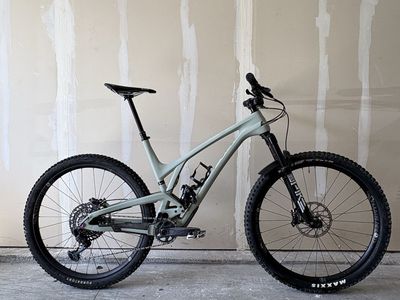 Evil Following V3 XL