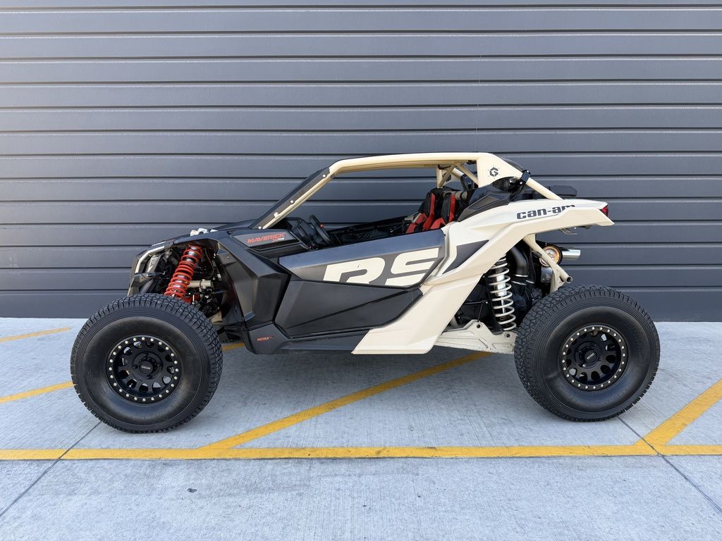 2022 Can-Am® Maverick X3 X rs Turbo RR Desert Tan / Carbon Black / Can-am Red