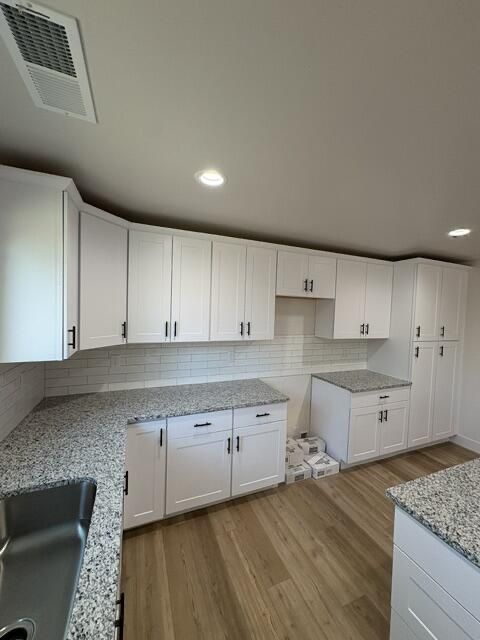 Main image 13