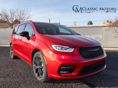 2026 Chrysler Pacifica Select