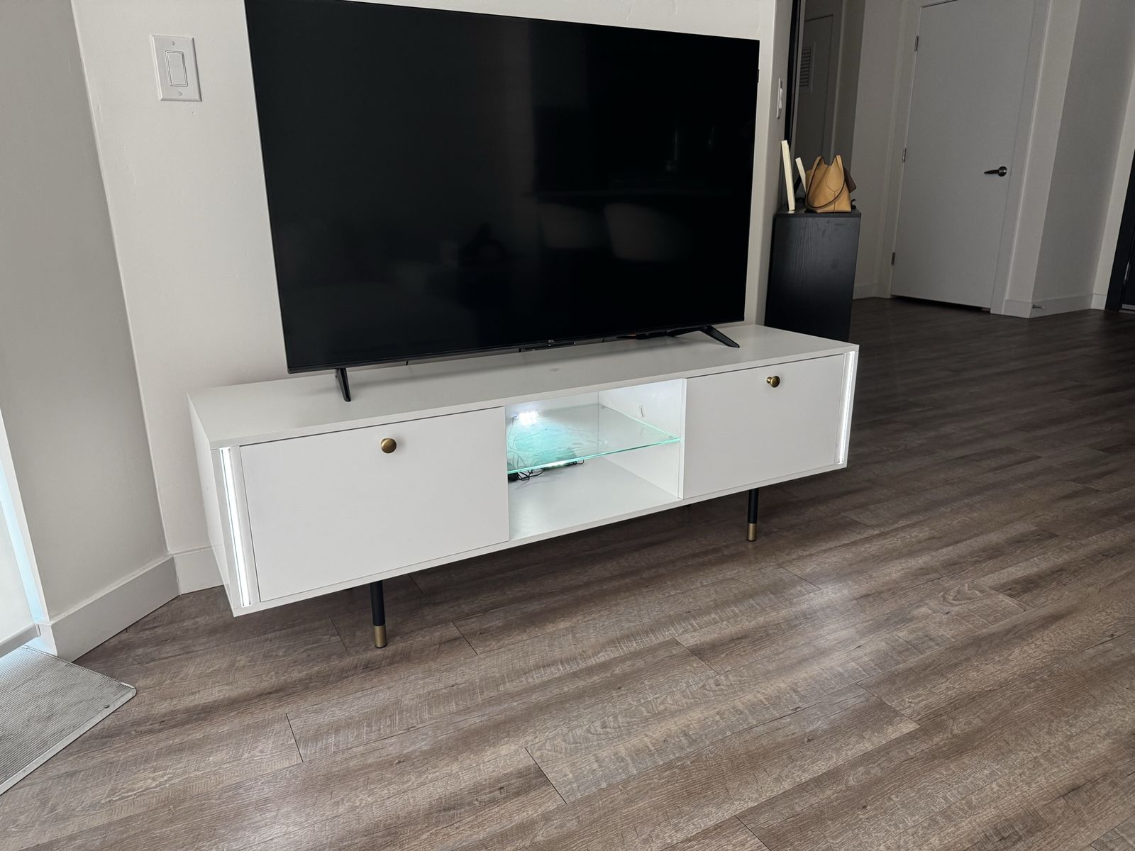 Modern White TV Stand with LED Lights – Excellent Condition – Pickup Only