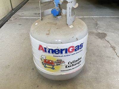 Full 20 pound propane tank