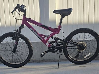 20-inch Hyper Swift Mountain Bike 7 Speed Full Suspension Riders age 8 to 13 years old