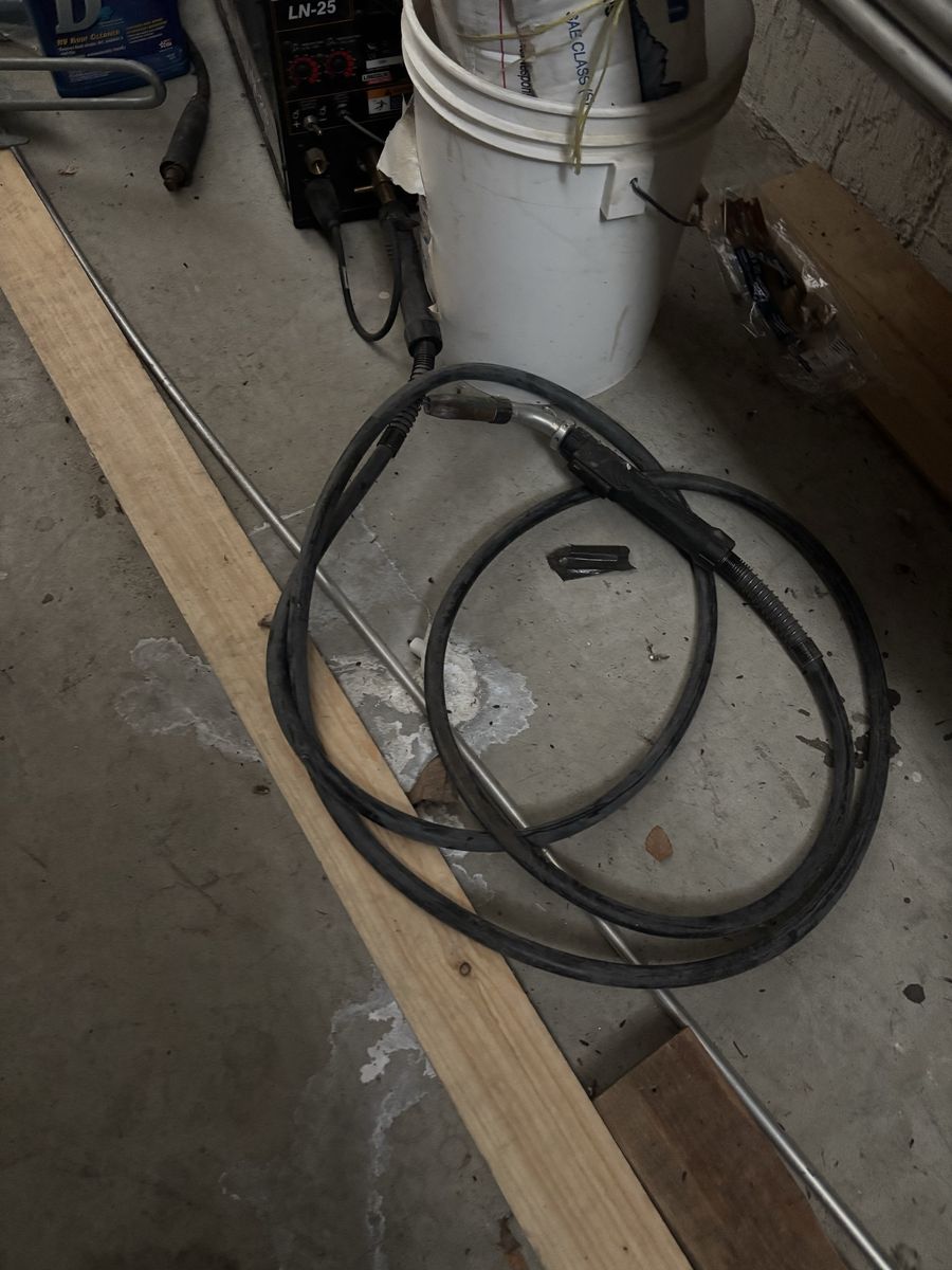 Main image 3
