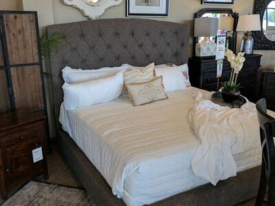 BEAUTIFUL Tufted King Bed with Box Spring Included!