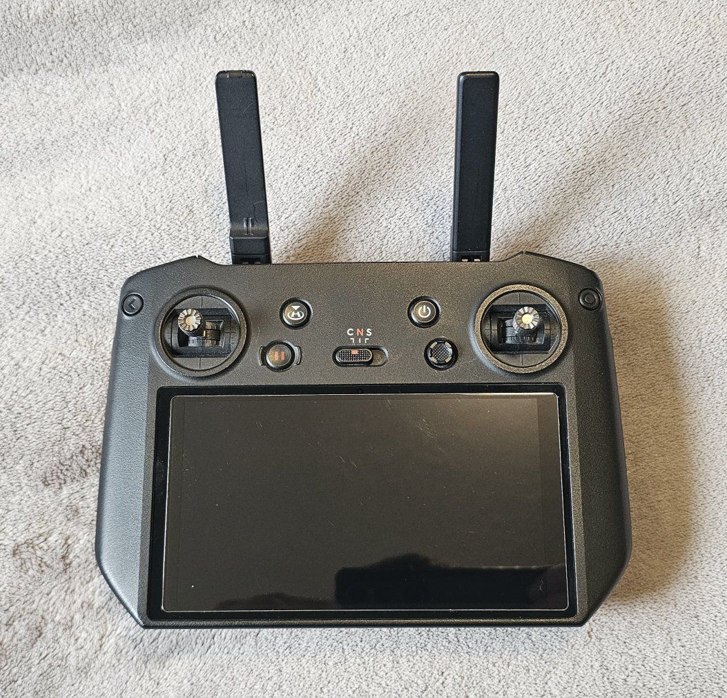 Main image 3