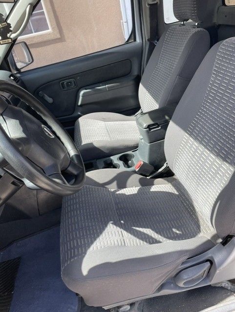 2003 Nissan Frontier XE