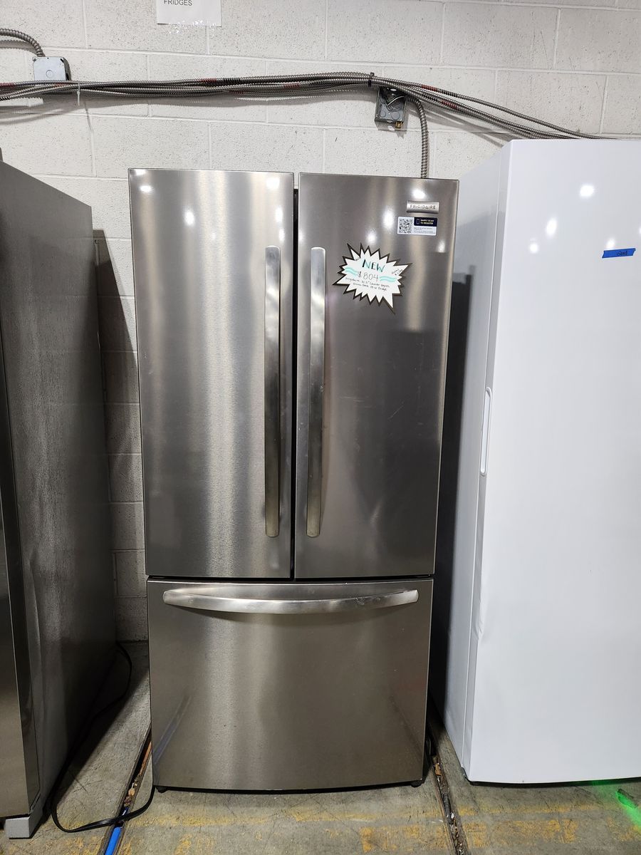 BEAUTIFUL BRAND NEW! FRIGIDAIRE 31.5 CF COUNTER DEPTH FRENCHDOOR FRIDGE!