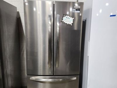 BEAUTIFUL BRAND NEW! FRIGIDAIRE 31.5 CF COUNTER DEPTH FRENCHDOOR FRIDGE!