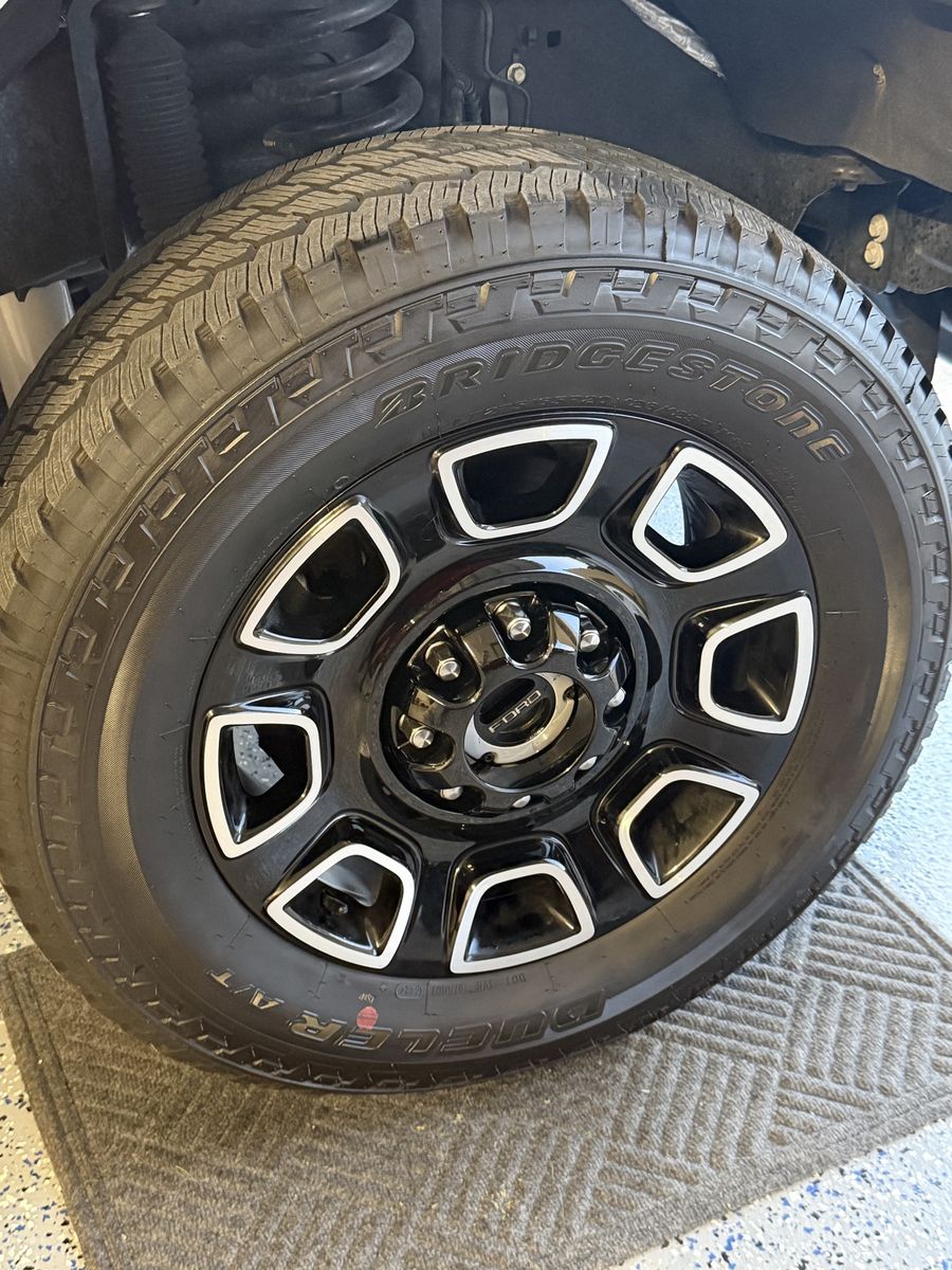 Ford F-250/F-350 OEM 20" Wheels & Bridgestone LT275/65R20 Tires Set of 4