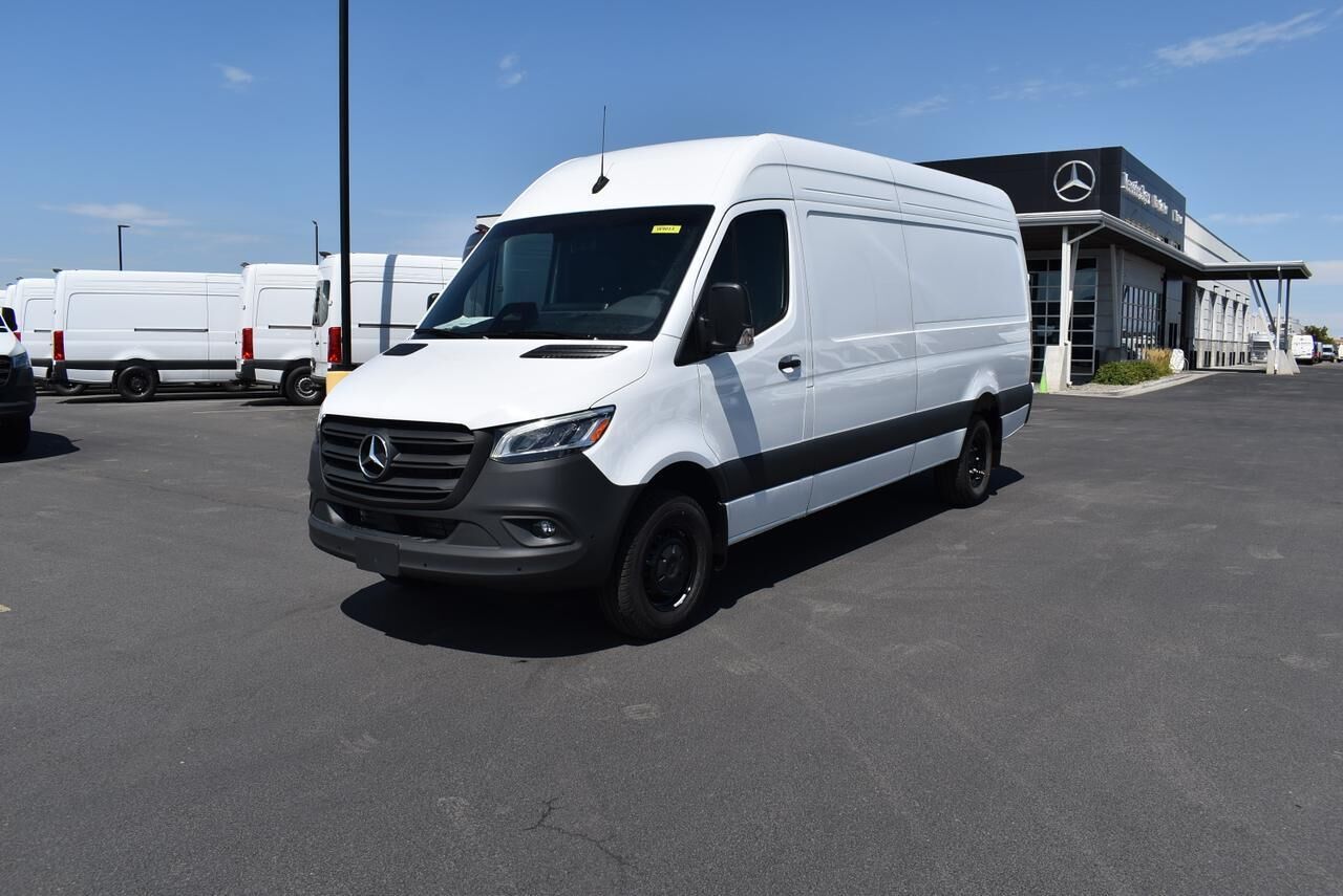 2025 MERCEDES-BENZ SPRINTER 3500XD