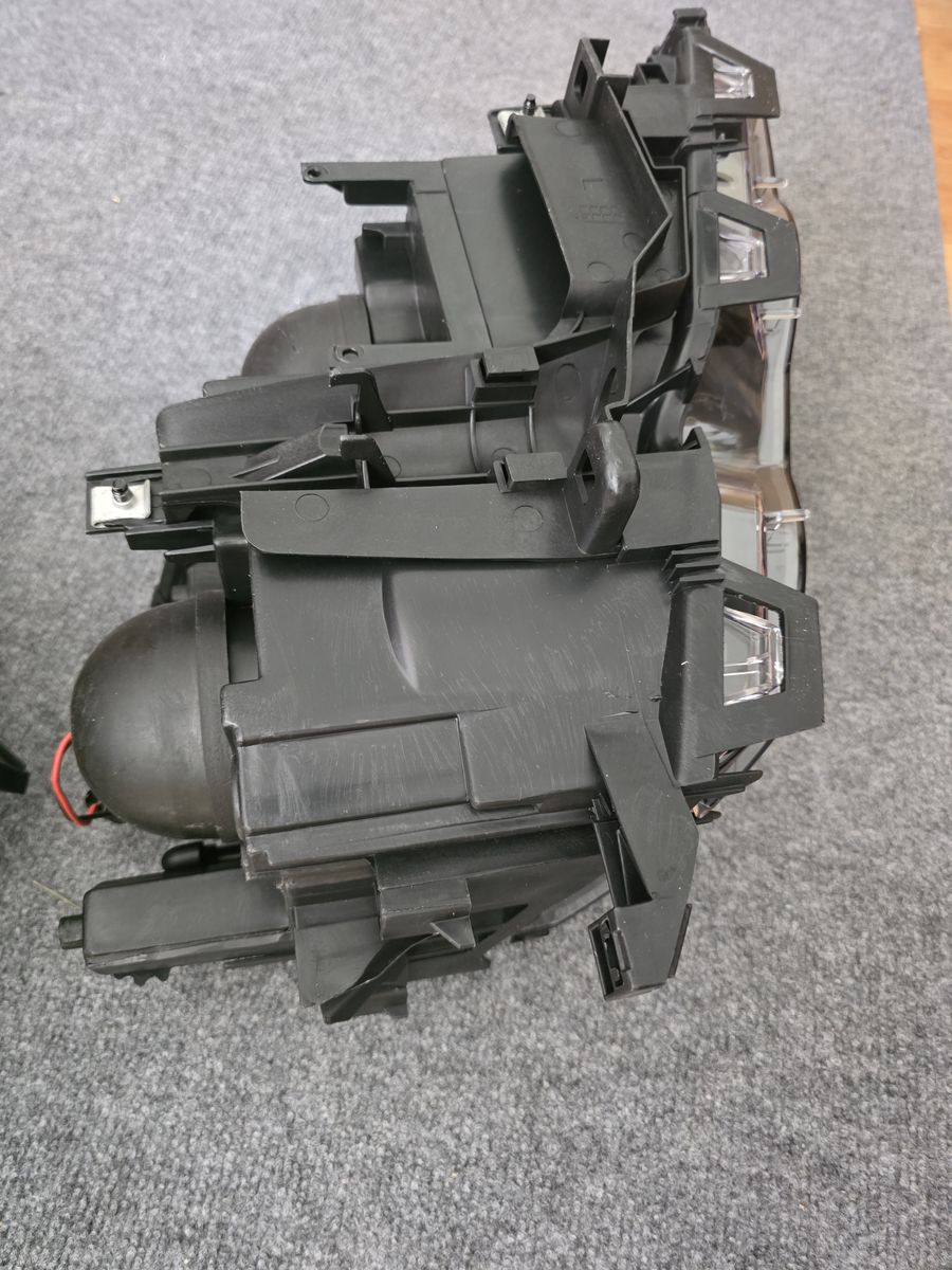 Main image 6