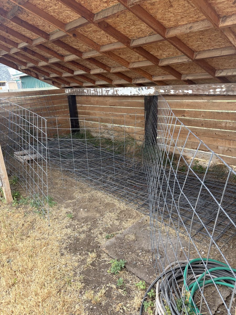 Heavy-Duty Wire Fencing Panel Sections - Versatile Animal Enclosure/Garden Use