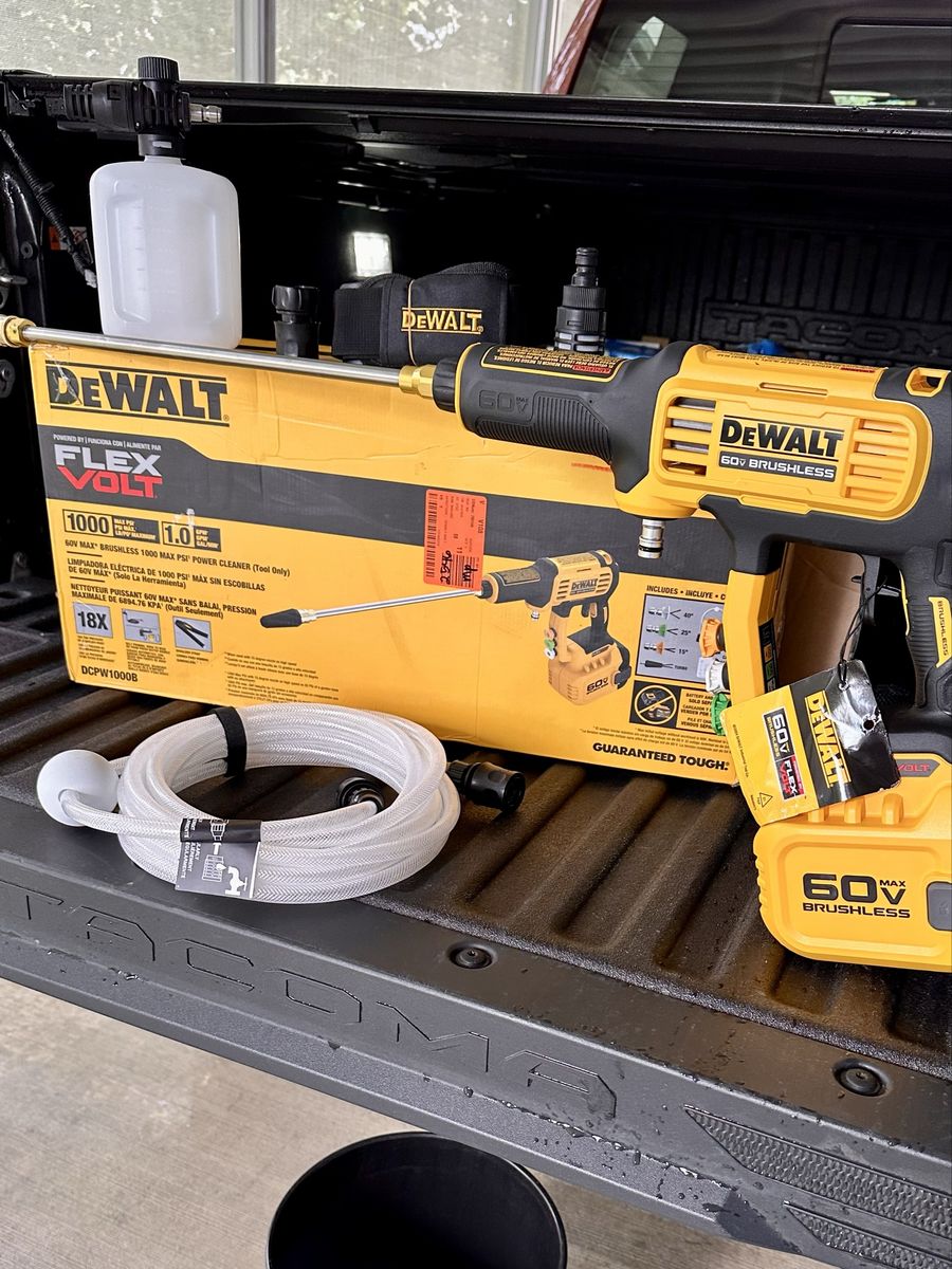 DEWALT FLEXVOLT 60V MAX Cordless Power Cleaner DCPW1000B (Tool Only)
