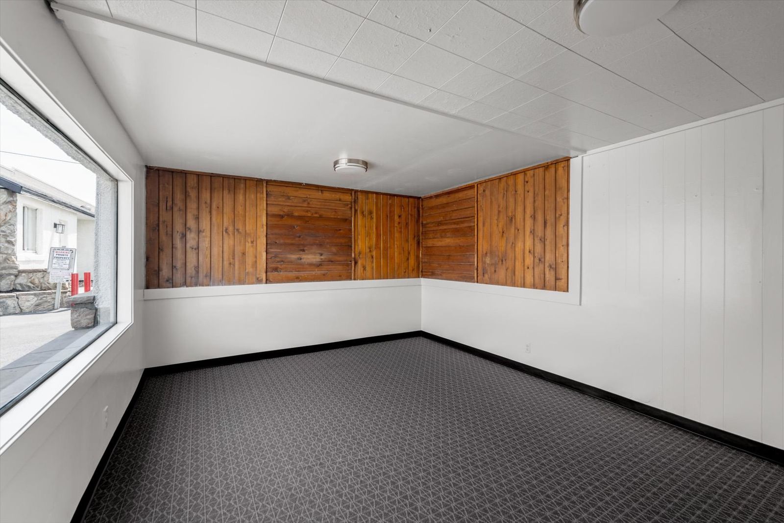 Main image 11