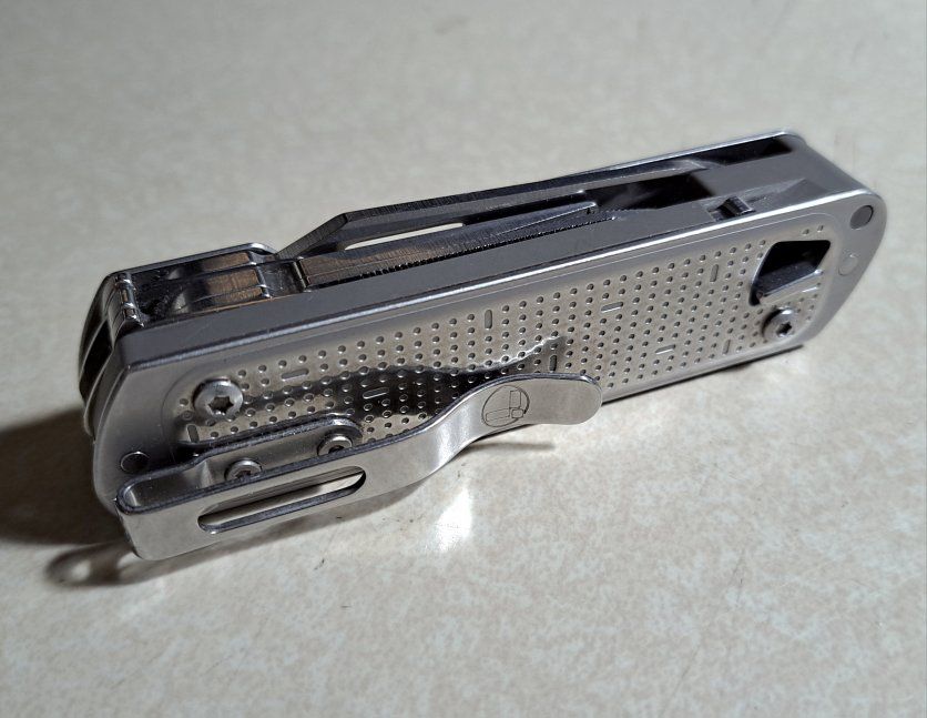 Leatherman FREE T4 Multi-Tool Pocket Knife