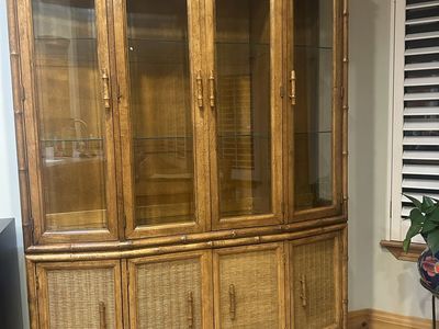 Hutch for fine china OBO