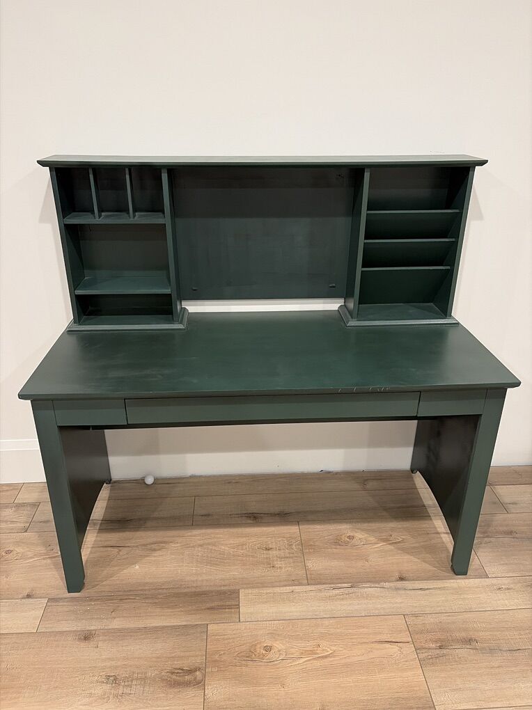 Green Desk