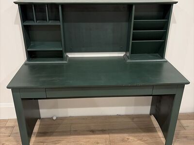 Green Desk