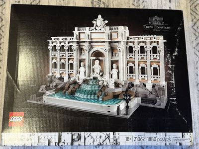 Lego Trevi Fountain