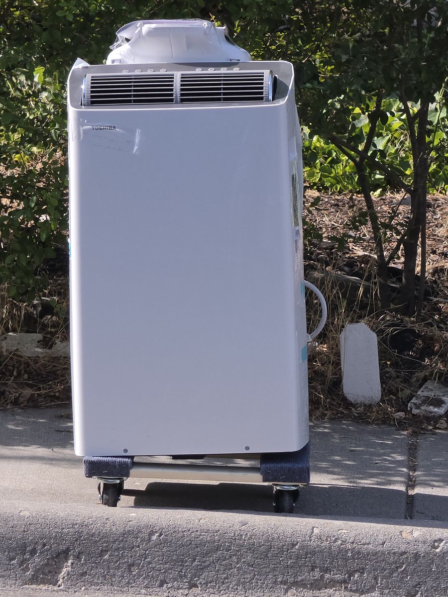 14,000 BTU Toshiba AC