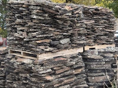 Palletized Full Bed Moss Rock