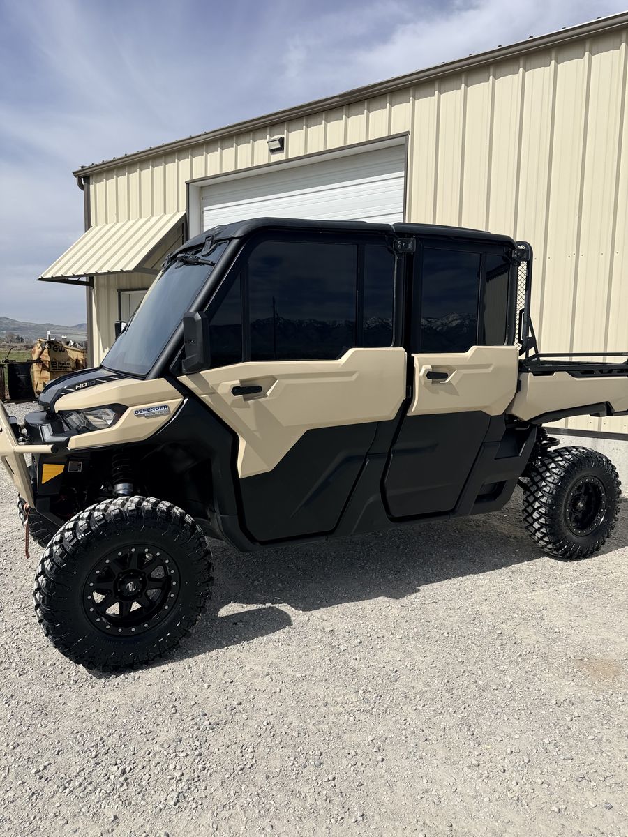 2023 Canam Defender Limited