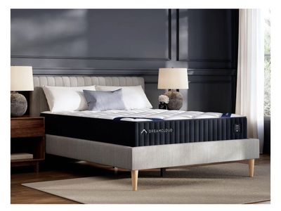 New in box Queen size DreamCloud Hybrid Classic 4.0 Queen Mattress - White