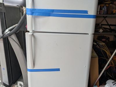 Frigidaire 29.6 in. 20.4 cu. ft. Top Freezer Refrigerator