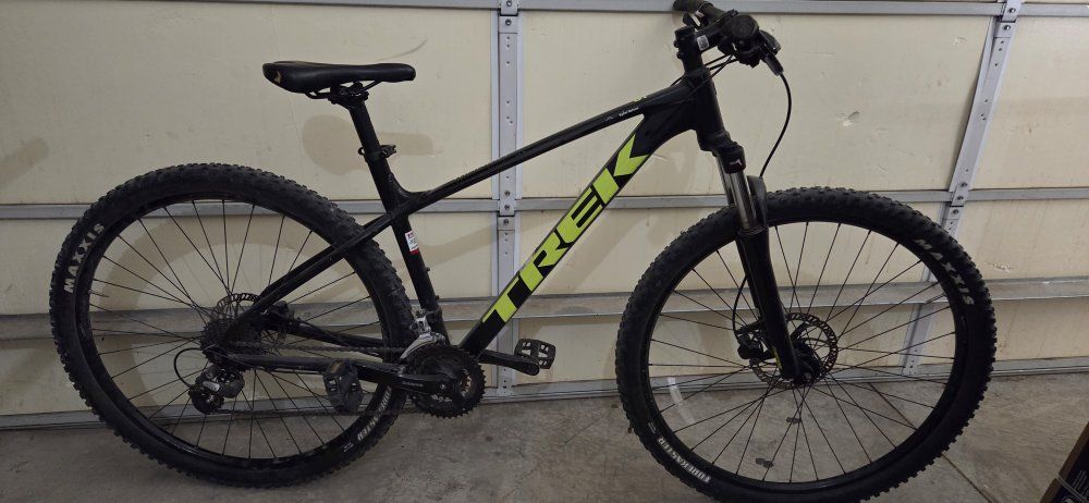 trek marlin 6 mountain bike