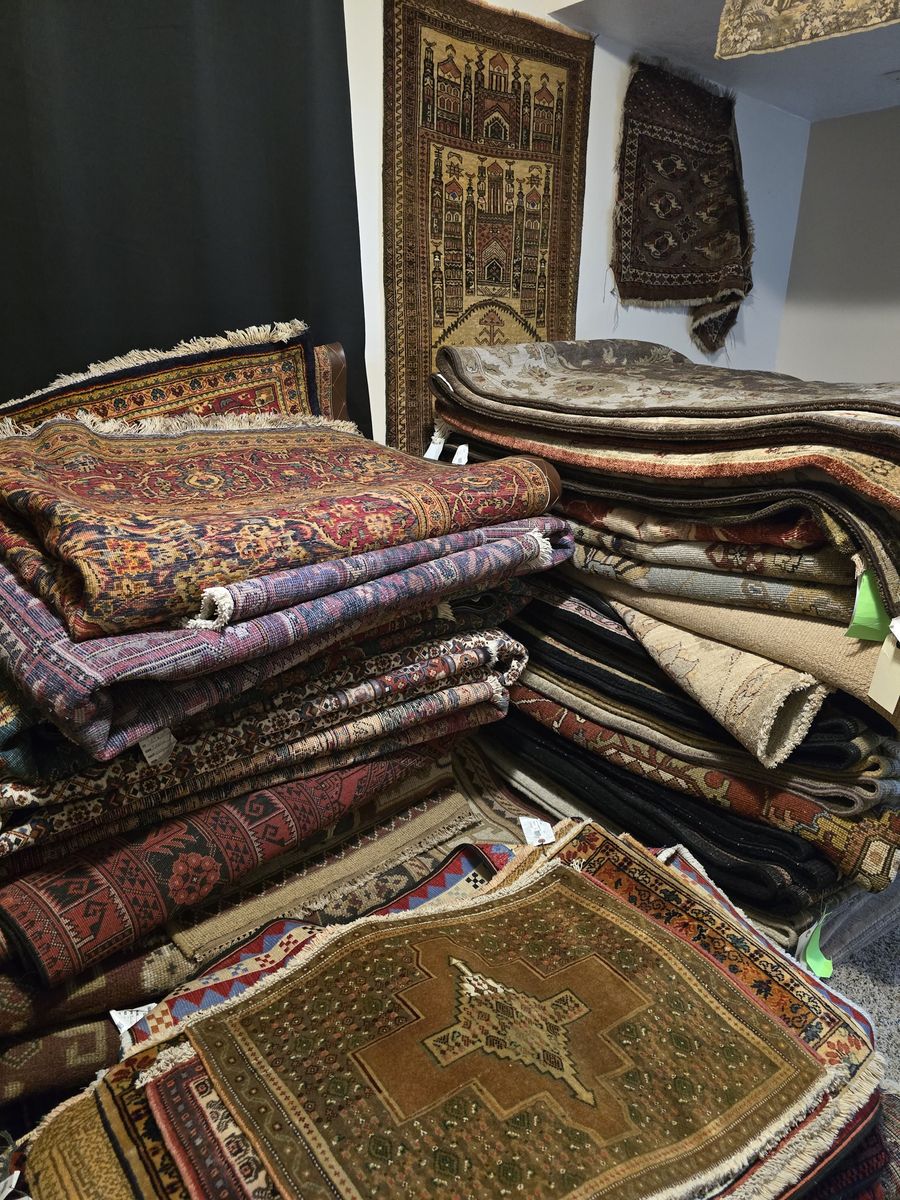 Hand knotted Rugs