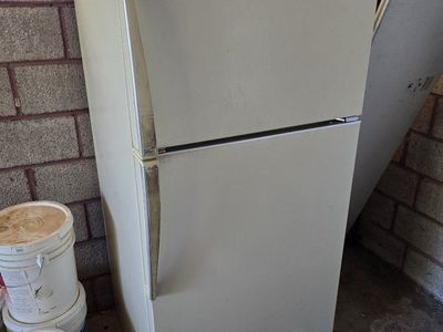 Amana Regfrigerator for sale 40 dollars OBO