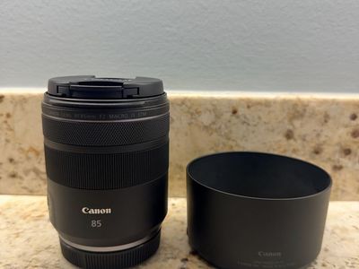 Canon RF 85mm F2 IS STM