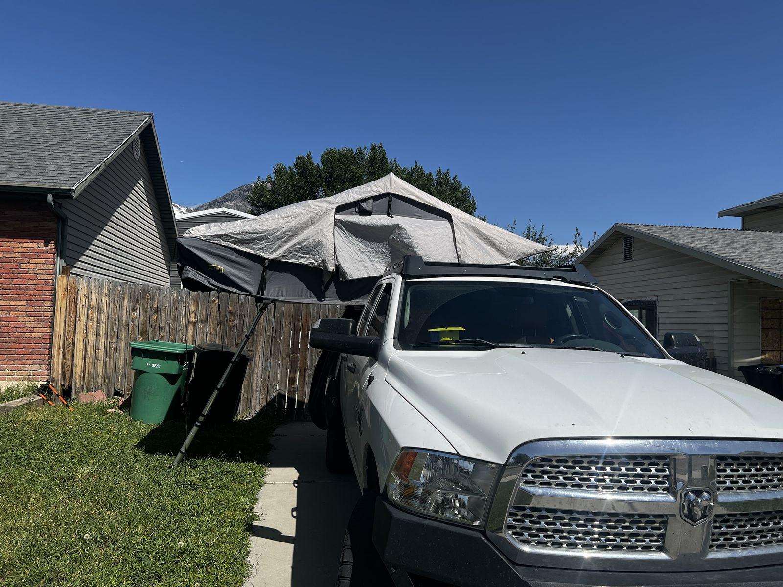 smittybilt roof top tent