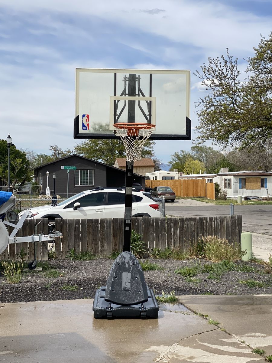 Basketball hoop