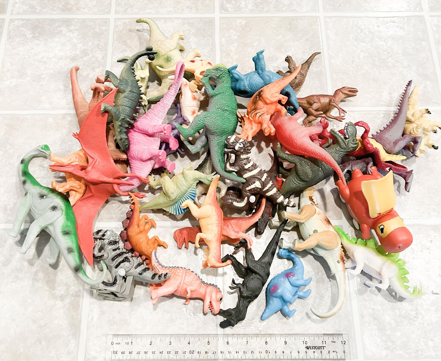 Medium Sized Dinosaur Toy Lot of 35 Figures