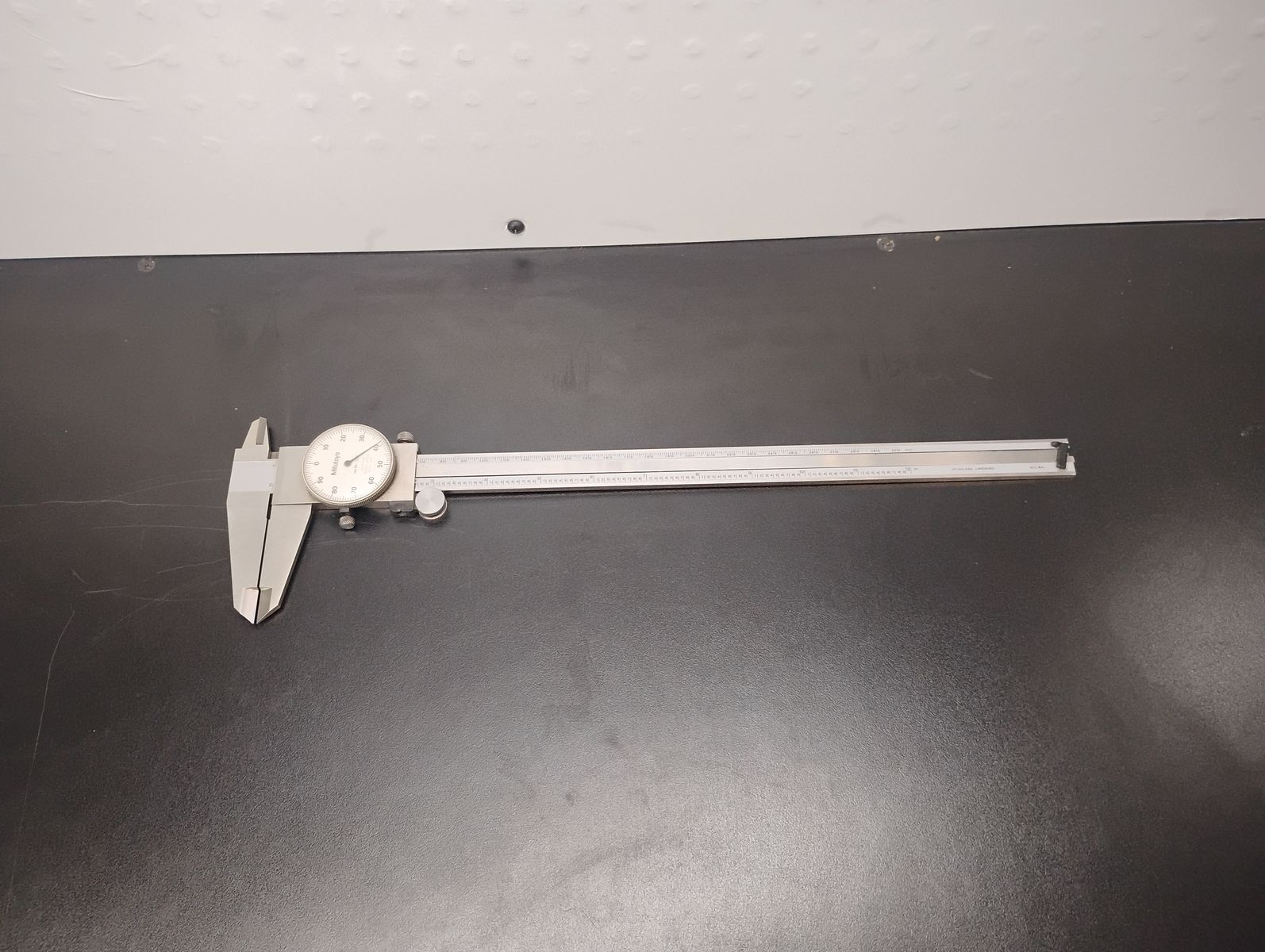 Mitutoyo 505-645-50 12-inch (0–300mm) Stainless Steel Dial Caliper