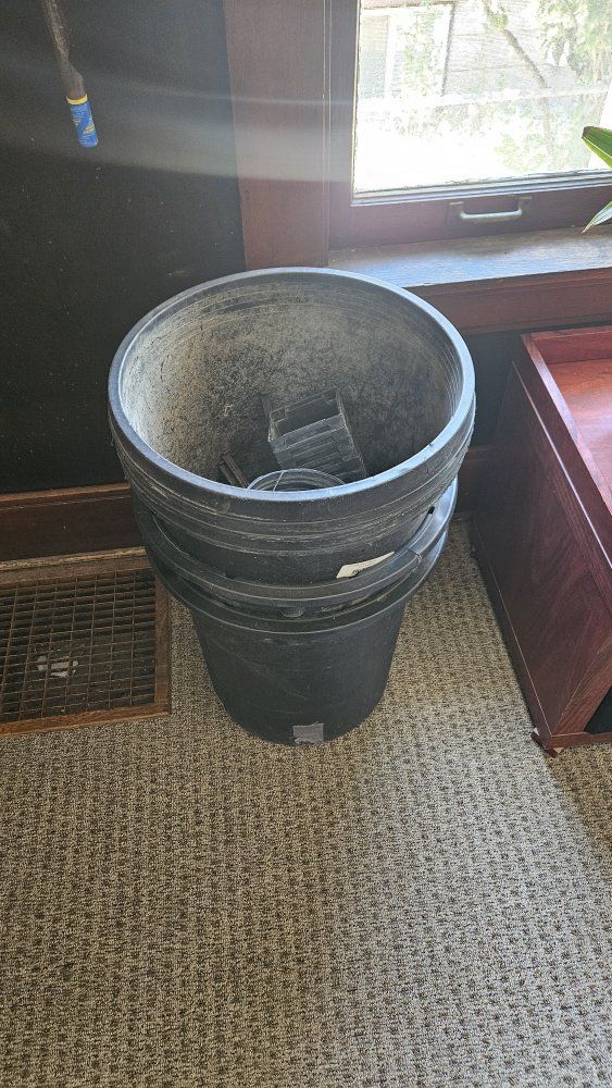Free misc sized pots