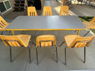 Table & Chairs