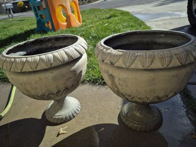 2 15" Large Planters leaf detail cement garden