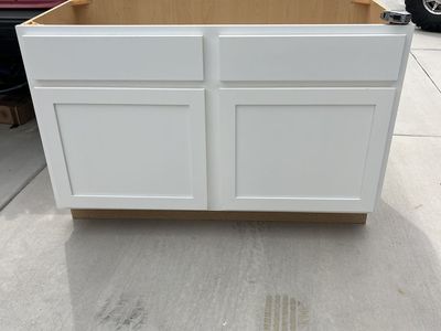 Single cabinet or vanity