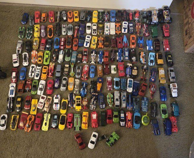 lot of 176 hot wheels matchbox cars trucks toys 