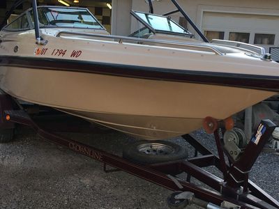 2000 Crownline 202 Bowrider Boat with Wakeboard Tower.20ft