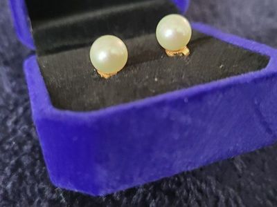 Cultured Pearl earings